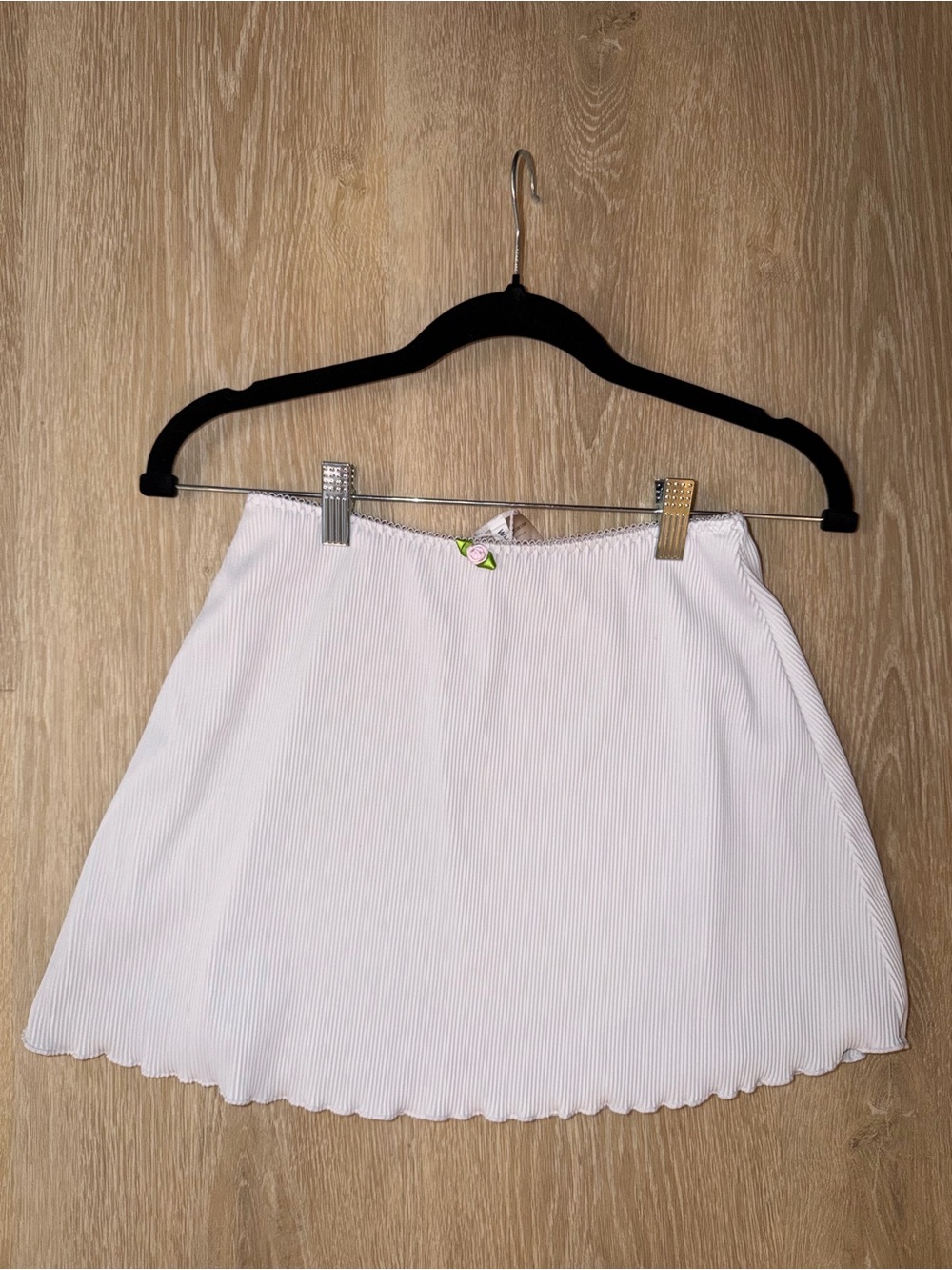 White Fox Boutique White Ribbed Scallop-Trim Mini Skirt